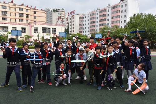 科医路校区：我们是小小飞行员