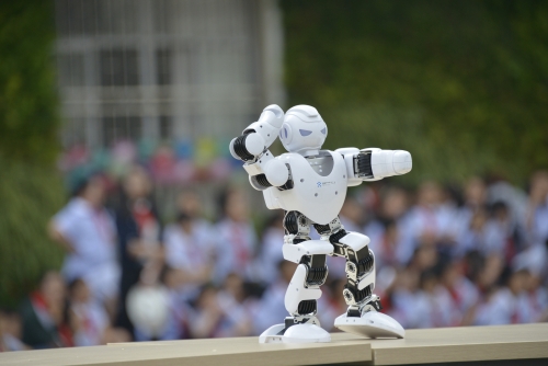 科医路校区：机器人舞蹈