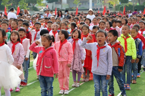 高新四小：入队仪式