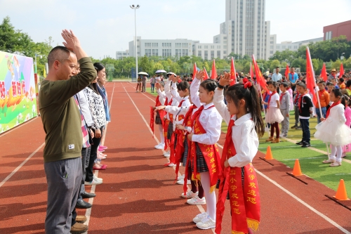 高新四小：入队仪式2